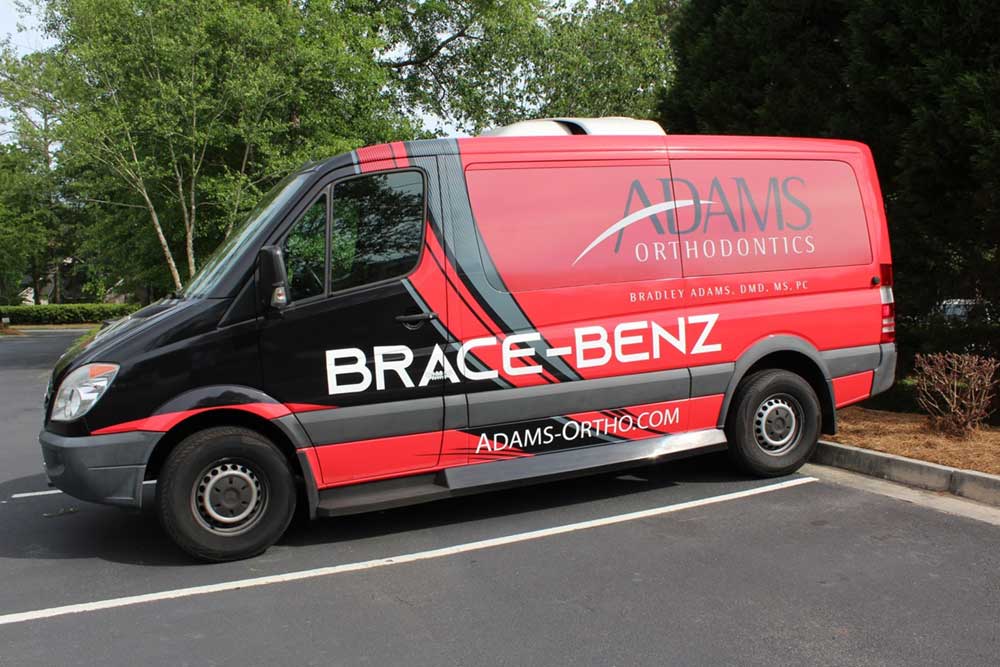 Brace Benz Bus picture